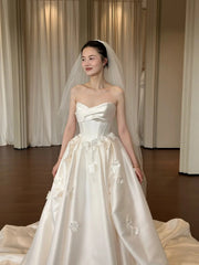New Arrival Wedding Dress Satin Sweetheart Floral Pleated Wedding Dress HZ0319