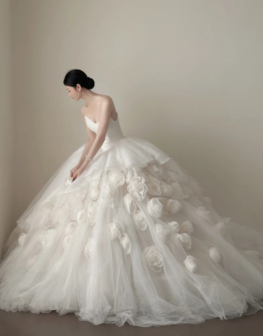 Stunning Wedding Dress Sweetheart Pleated Tulle Flower Wedding Dress HZ0319