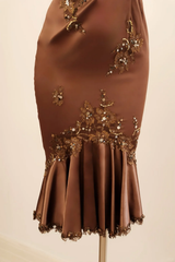Sexy Brown Sheath V Neck Prom Dress Appliques Lace Satin Short Formal Dress Outfits
