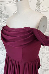Raspberry off-the-shoulder cowl nek chiffon lange bruidsmeisje jurk