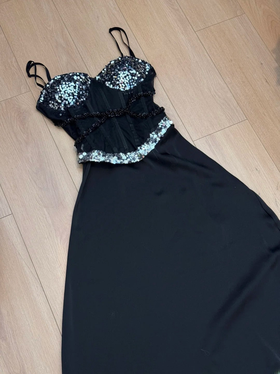 Sexy Prom Dress Black Spaghetti Straps Sheath Sequins Gala Gown Evening Dress Party Outfits HZ0319