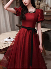 Bourgondische tule kant korte prom -jurk, bordeauxrode bruidsmeisje jurk, 1