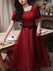 Bourgondische tule kant korte prom -jurk, bordeauxrode bruidsmeisje jurk, 1