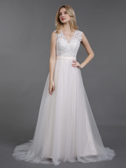 V-neck lace chiffon beach wedding dress