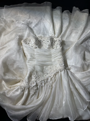 Elegant Ivory Applique Beaded Evening Gown A-Line Strapless Party Dress Floor Length Formal Dress HZ1024