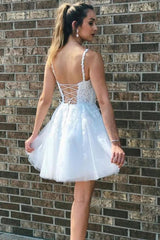 White V-Neck Lace Short Prom Dresses, A-Line Homecoming Dresses