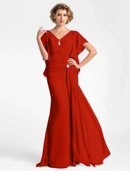 Mermaid / Trumpet Mother of the Bride Dress Vintage Inspired V Neck Floor Length Chiffon Short Sleeve with Beading Side Draping Crystal Brooch