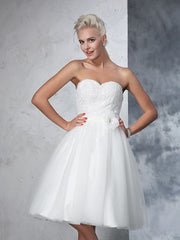 A-Line/Princess Sweetheart Hand-made Flower Sleeveless Short Net Wedding Dresses