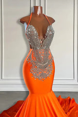 Mouwloze V-hals halter zeemeermin prom-jurk met kralen