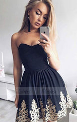 A-Line Sweetheart Short Black Homecoming Dress with Appliques Pleats