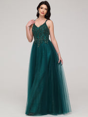 A-Line Spaghetti Straps V-Neck Lace Appliques Floor-Length Prom Dress