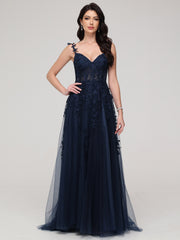 V-Neck Spaghetti Straps Backless Lace Appliques Sweep Train Prom Dress With Split