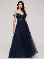 V-Neck Spaghetti Straps Backless Lace Appliques Sweep Train Prom Dress With Split