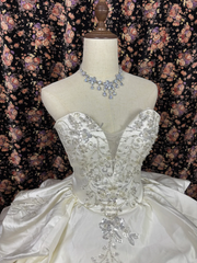 Gorgeous Ivory Satin Tulle Sweetheart Strapless Beaded Pleated Sweet 16th Quinceanera A-Line Floor-length Evening Dress Prom Dress Ball Gown HZ1024