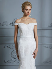 Trumpet/Mermaid Off-the-Shoulder Sleeveless Lace Sweep/Brush Train Tulle Wedding Dresses