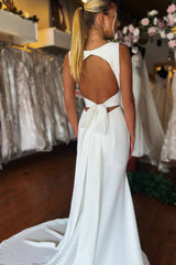 Minimalist Plunging V-Neck Trumpet Satin Bridal Gown
