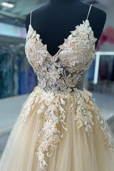 Floor-Length Backless Ball Gown Tulle Prom Dresses with Appliques