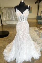 Dreamy Lace V-Neck Mermaid Tulle Ruffles Trumpet Bridal Gown