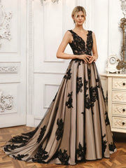 A-Line V-Neck Sleeveless Tulle Long Wedding Dresses With Appliques