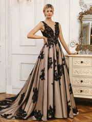 A-Line V-Neck Sleeveless Tulle Long Wedding Dresses With Appliques