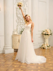 A-Line/Princess Spaghetti Straps Sleeveless Long Wedding Dresses With Appliques