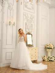 Spaghetti Straps V-Neck Sleeveless Long Wedding Dresses With Appliques