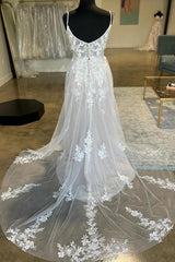 Tulle A-Line V-Neck Spaghetti Straps Ivory Bridal Gown with Appliques