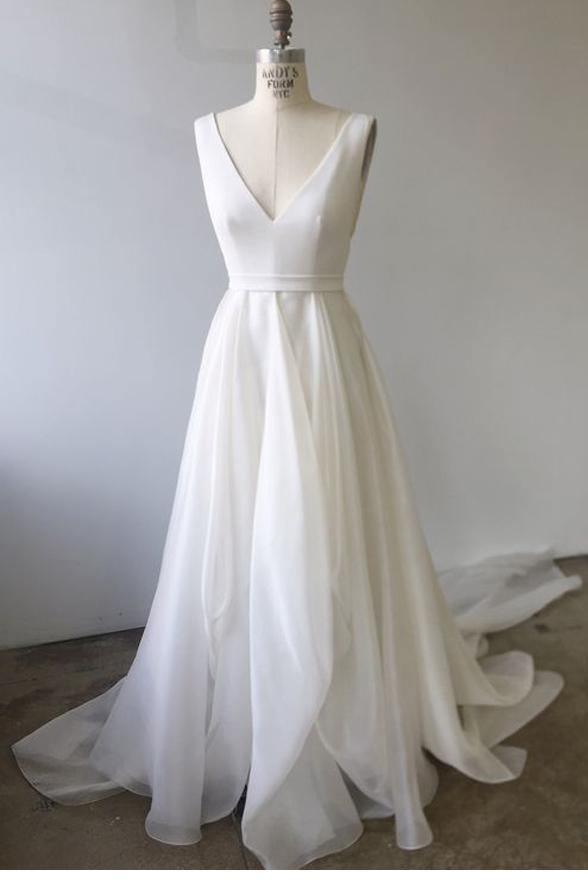 A-line V Neck Ivory Prom Dresses Wedding Dresses With Court Train TN168