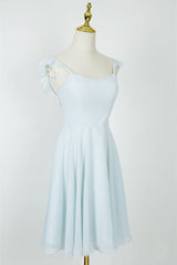Backless Cap Sleeve lichtblauwe korte bruidsmeisje jurk