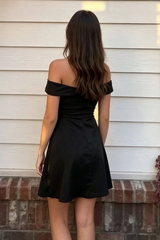 Black Off-Shoulder Twist Satin A-Line Empire-Waist Short Homecoming Dress