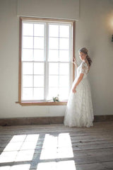 Boat Neck Short Sleeve Vintage Lace Floor Length Ivory Wedding Dresses WD076