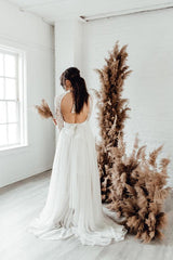 Boho Wedding Dresses Jewel Neck Lace A Line Long Sleeves Bridal Gown TN309