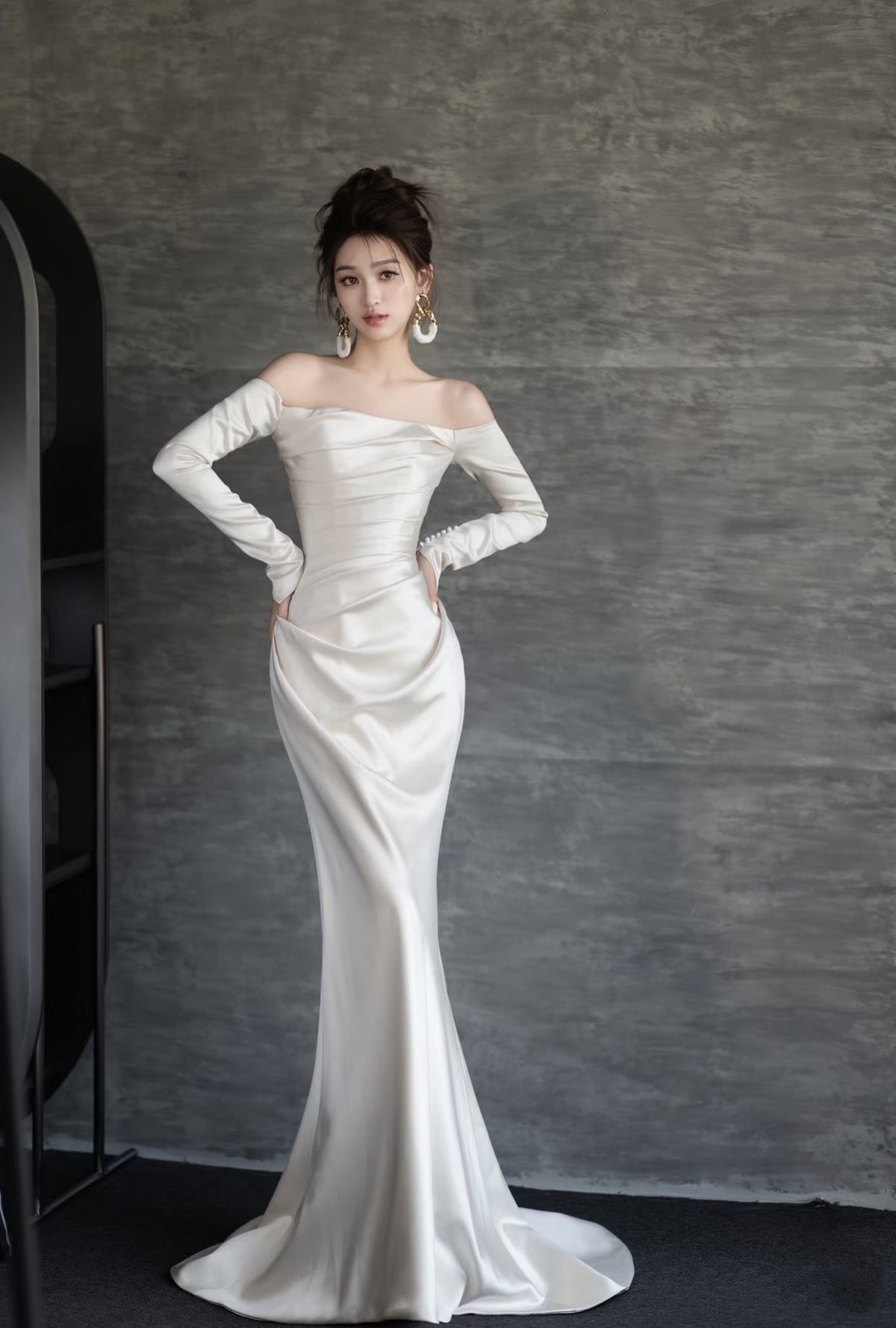 Unique Mermaid Off The Shoulder Long Sleeves Wedding Dresses Ivory Brides Dress S3826