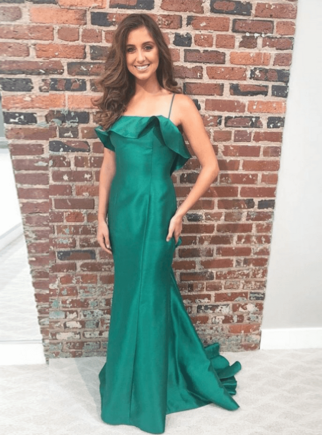 Cheap 2024 Green Prom Dresses UK Satin Wedding Guest Dress Spaghetti Straps Ruffles