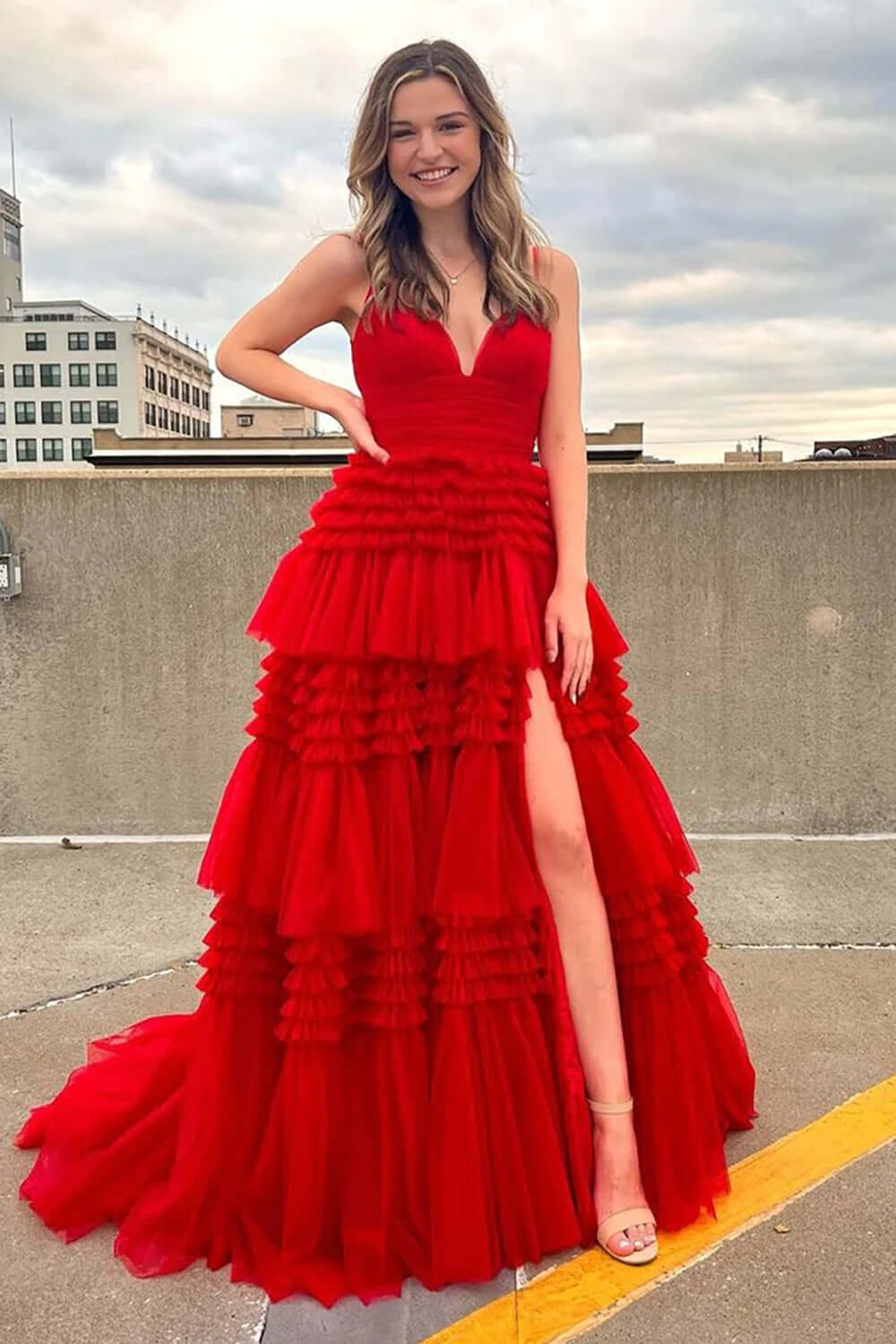 Cheap Red Tulle Prom Dresses 2024 V Neck Spaghetti Straps Long Formal Dresses