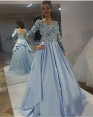 Chic Floral Lace V Neck Long Sleeves Formal Evening Gowns