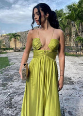 Criss-cross Chartreuse Ruched A-line Halter Long Prom Dress with Sleeveless