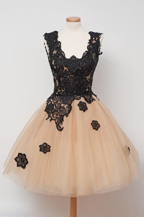 Cute Square Knee-Length Homecoming Dress With Black Lace Appliques TR0112