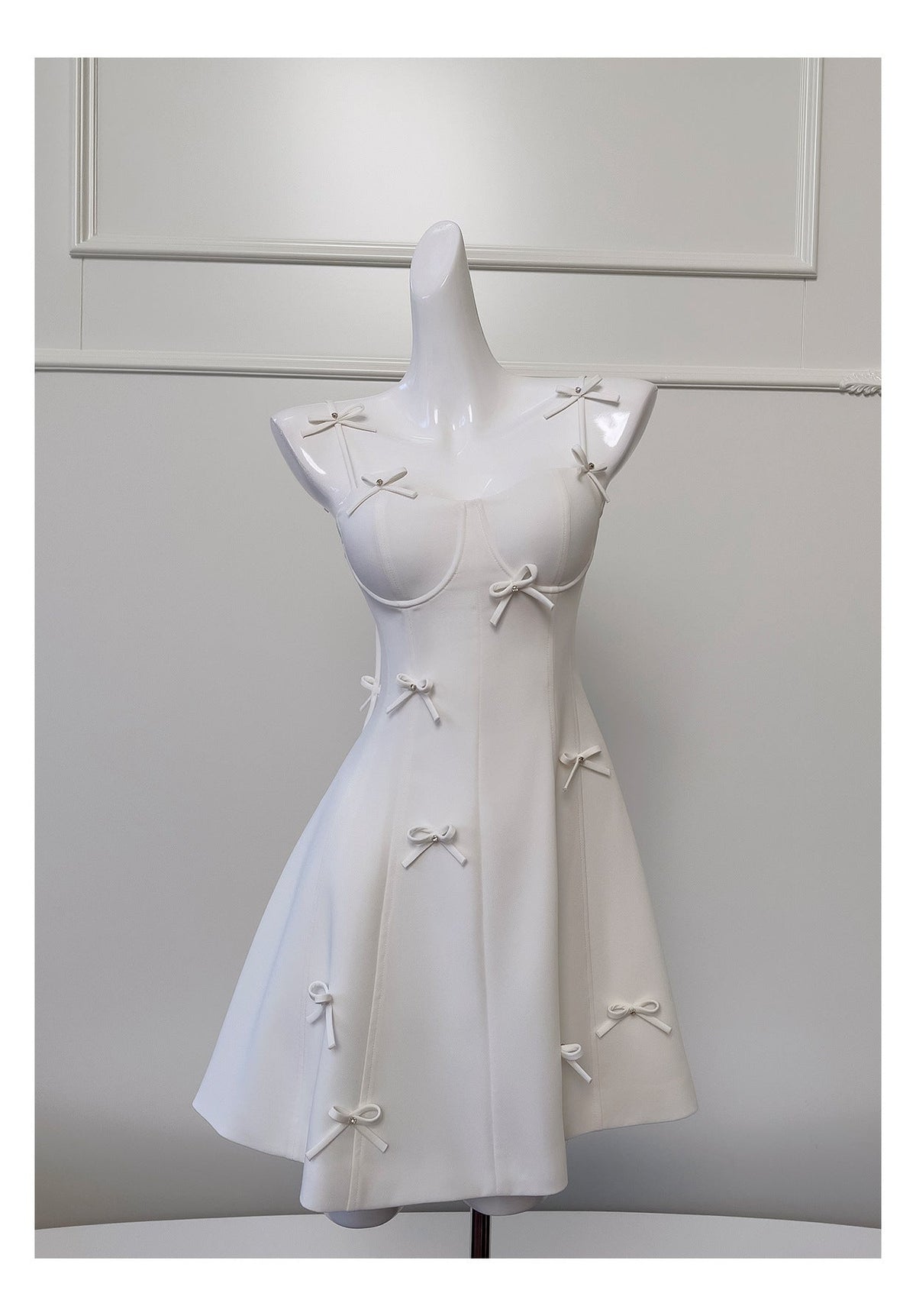 Pretty A Line Spaghetti Straps White Satin Short Formal Homecoming Dresses Middle School Short 21st Birthday Outfits Graduation Dress Mini Cocktail Dresses DH2296
