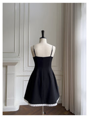 Pretty A Line Spaghetti Straps Little Black Dress Satin Short Formal Homecoming Dresses Middle School Short 21st Birthday Outfits Graduation Dress Mini Cocktail Dresses DH2301