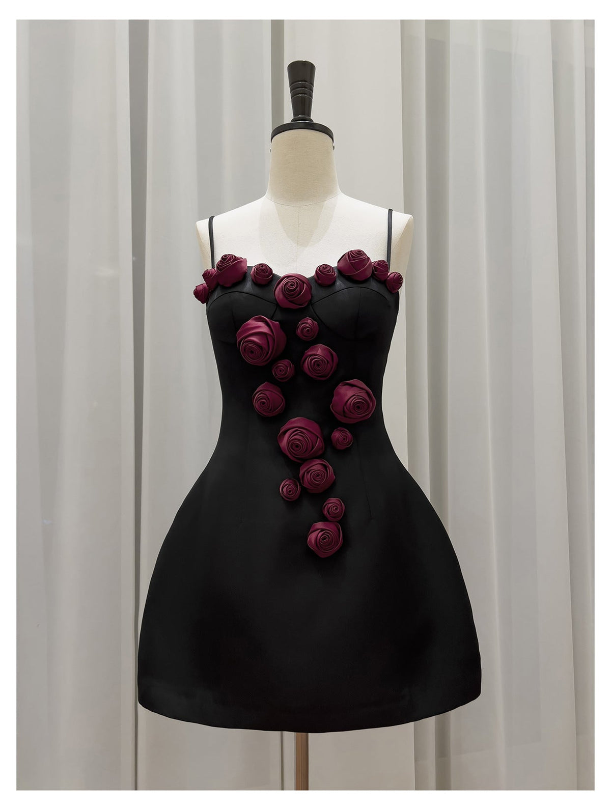 Pretty Ball Gown Spaghetti Straps Black Short Formal Homecoming Dresses Middle School Short 21st Birthday Outfits Graduation Dress Mini Cocktail Dresses DH2304