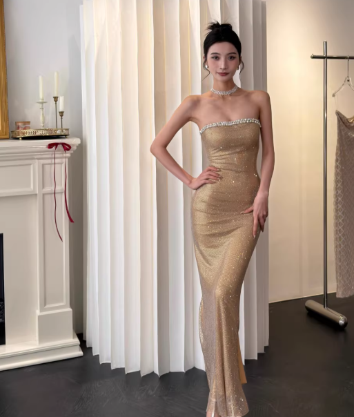 Chic Sheath Champagne Long Prom Dresses Rhinstones Tulle Sleeveless Evening Dresses DP04774