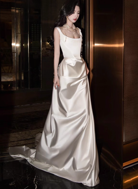 Modest Sheath Square Neck Long Evening Gowns White Satin Special Formal Dresses Prom Dresses DP2775