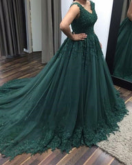 Deep V-neck Tulle Ball Gowns Prom Dresses Lace Appliques