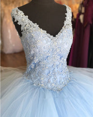 Elegant Lace Appliques V-neck Ruffles Ball Gowns Quinceanera Dresses