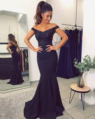 Elegant Lace Train V-neck Off Shoulder Prom Dresses Mermaid
