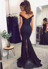 Elegant Lace Train V-neck Off Shoulder Prom Dresses Mermaid