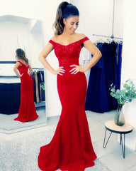 Elegant Lace Train V-neck Off Shoulder Prom Dresses Mermaid