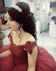 Elegant Quinceanera Dresses Tulle Appliques Ball Gown