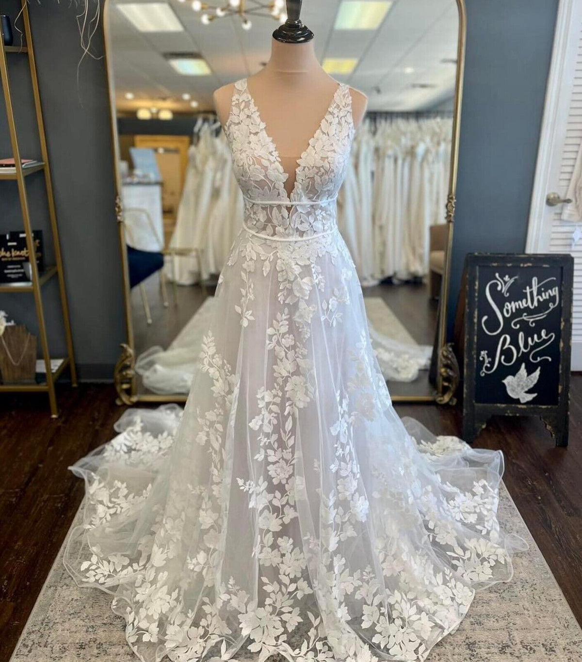 Elegant Lace Applique A Line Real Wedding Gowns V Neck Sleeveless